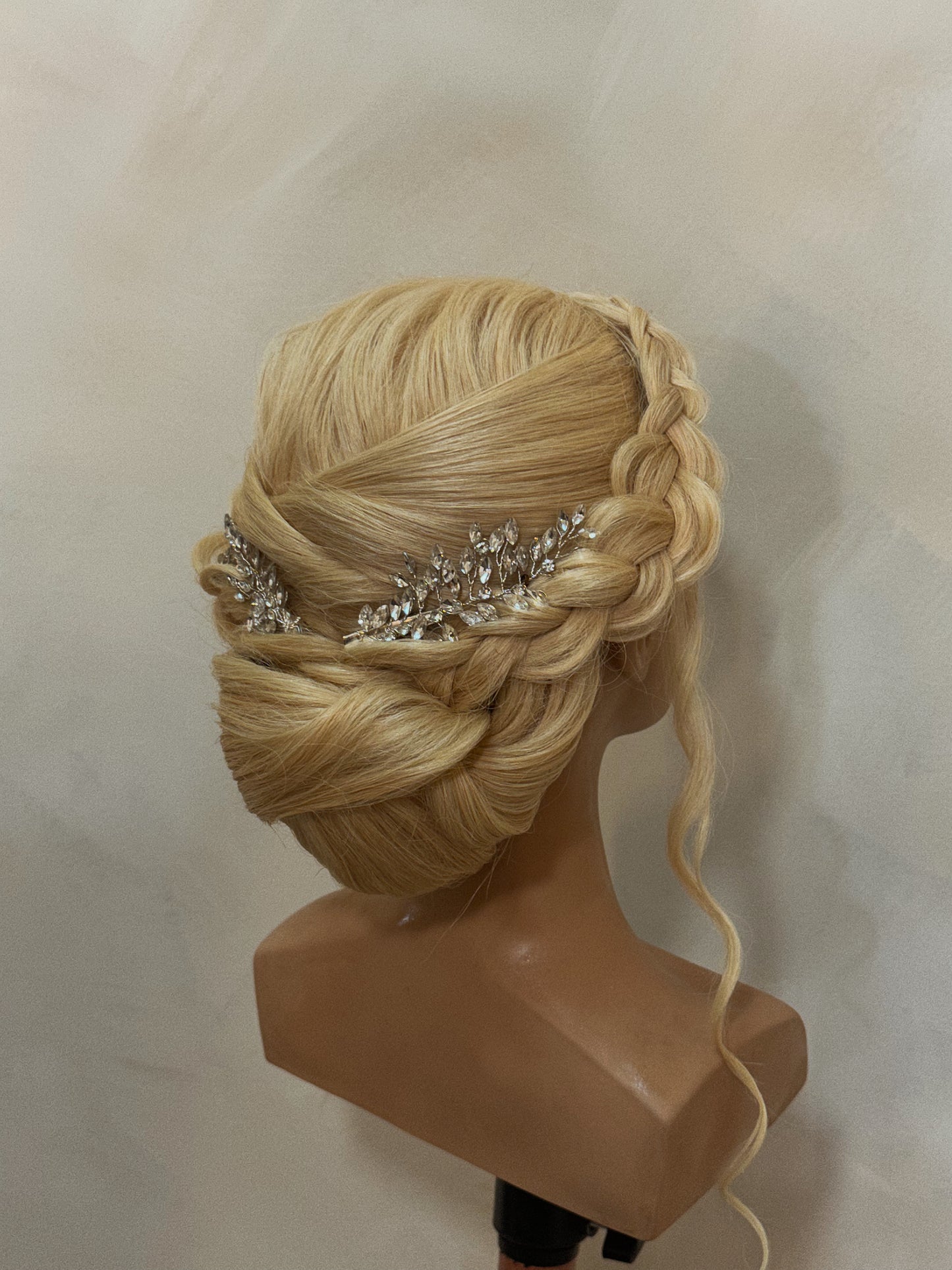 Elegant Hairstyle One on One - Depósito